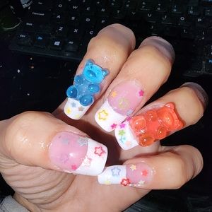 Press on nails